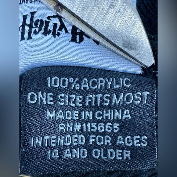 Harry Potter Pajama Top Size M & Black Beanie " Mischief Managed‎ " Wizard OSFM - Picture 8 of 8